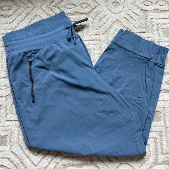 Athleta Pants - Athleta Size 18 Trekkie North Jogger in Cottage Blue 🫐
